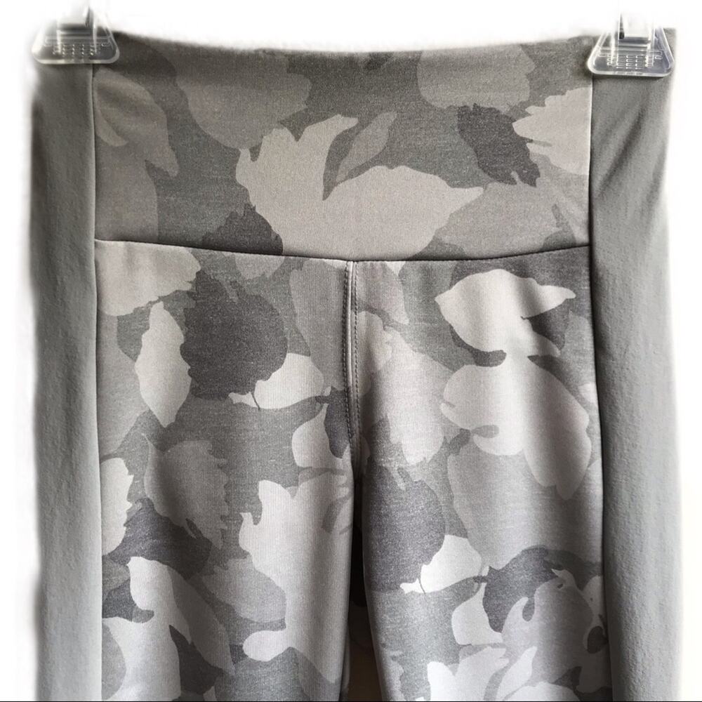 Athleta Essex Hybrid Camo Tights Size XXS High Rise Leggings Running Pockets Gym - Picture 5 of 11